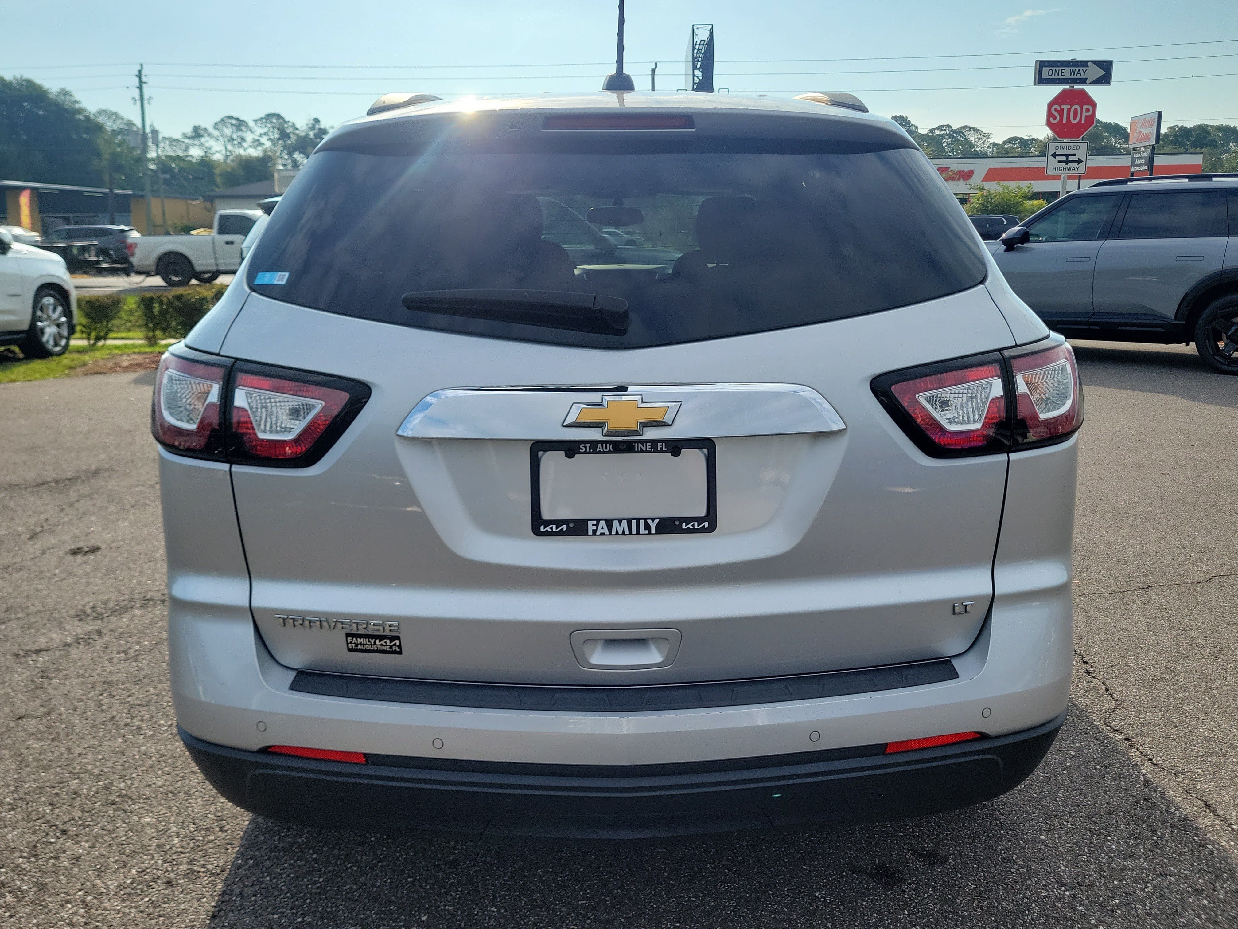 Used 2017 Chevrolet Traverse LT FWD image 5