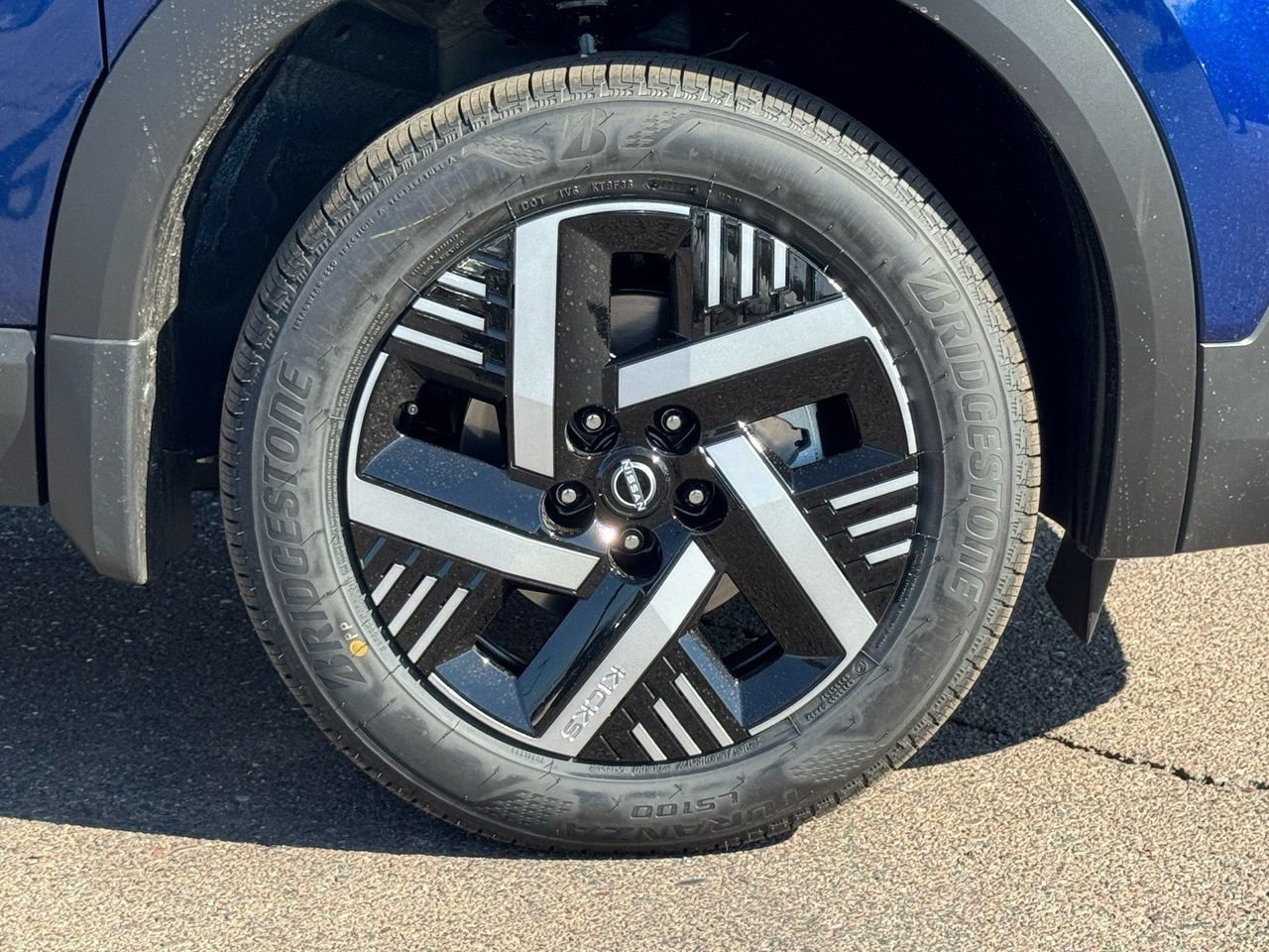New 2026 Nissan Kicks SV w/ Cold Weather Package FWD image 9