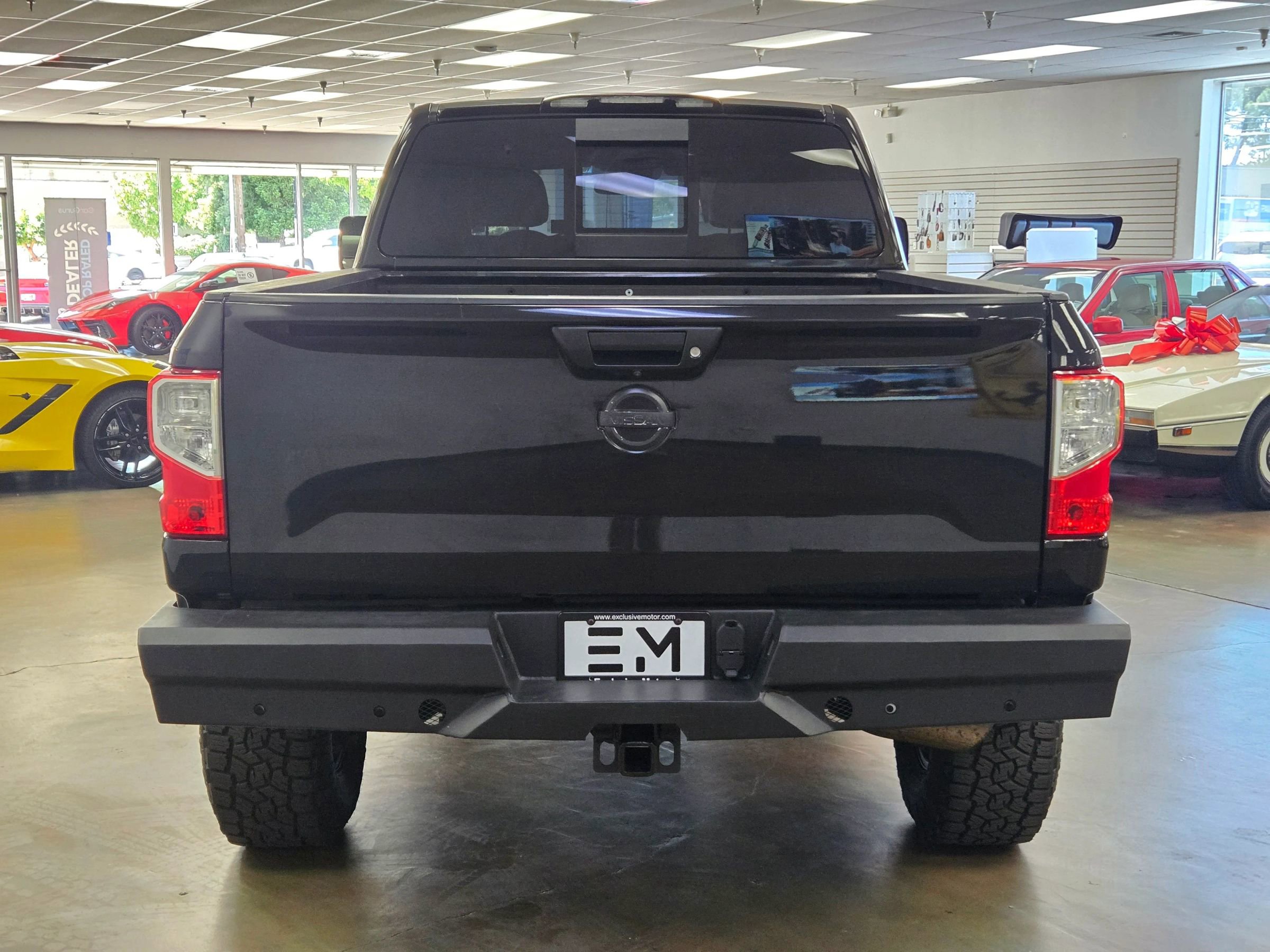 Used 2016 Nissan Titan PRO-4X w/ Pro-4x Convenience Package AWD/4WD image 8