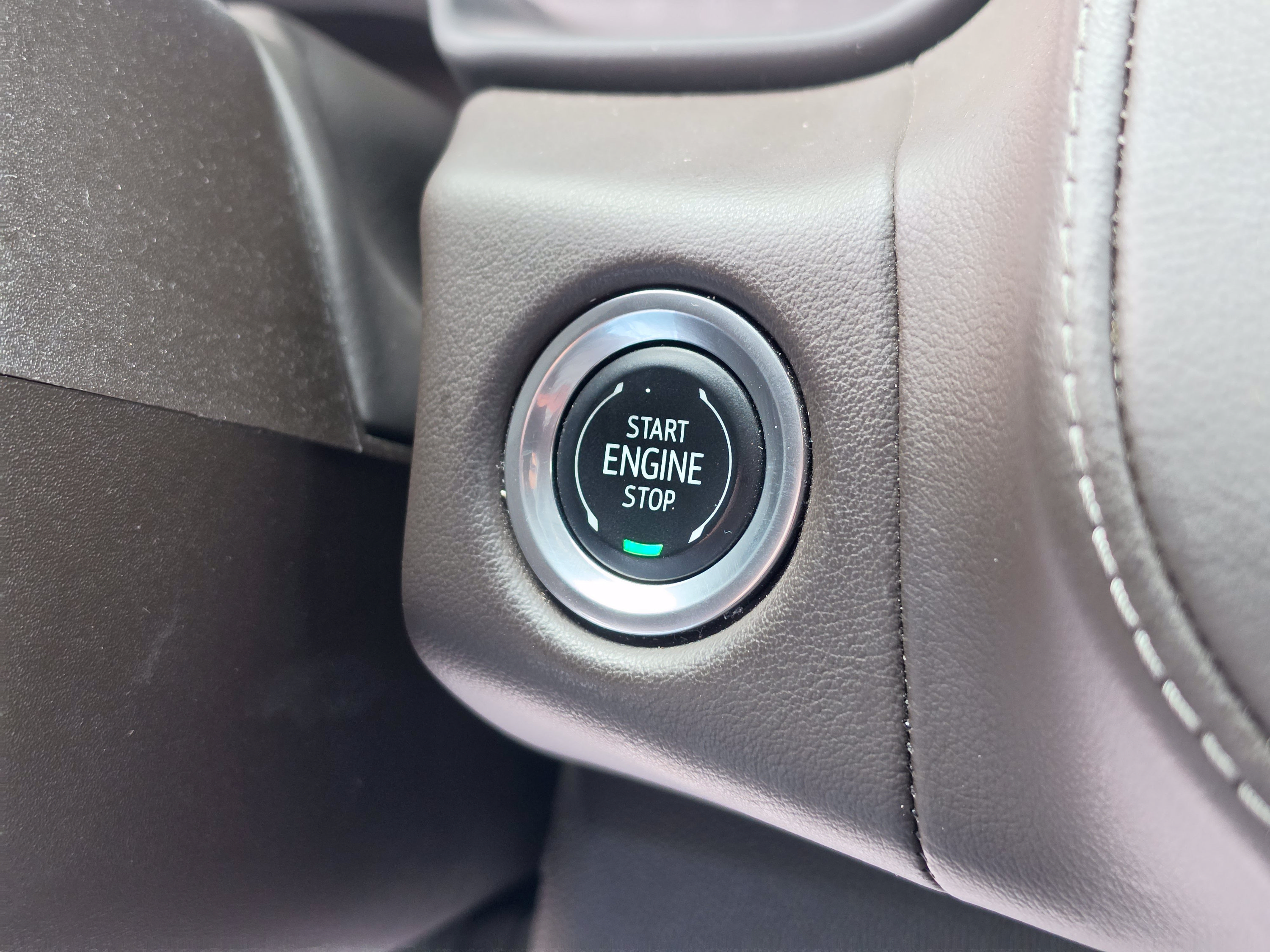 Used 2024 Chevrolet Suburban LT RWD image 34