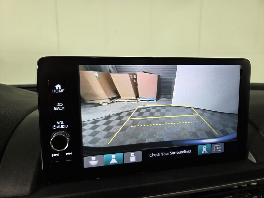 Used 2025 Honda Pilot Touring image 11