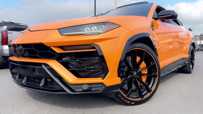 Used 2021 Lamborghini Urus AWD/4WD image 3