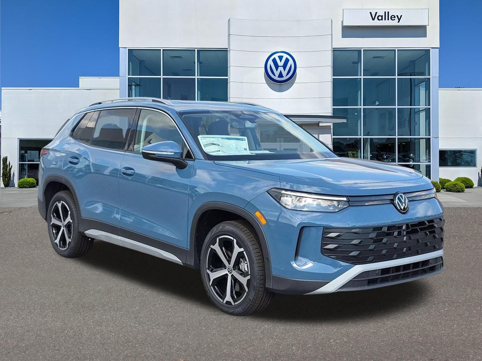 New 2026 Volkswagen Tiguan SE