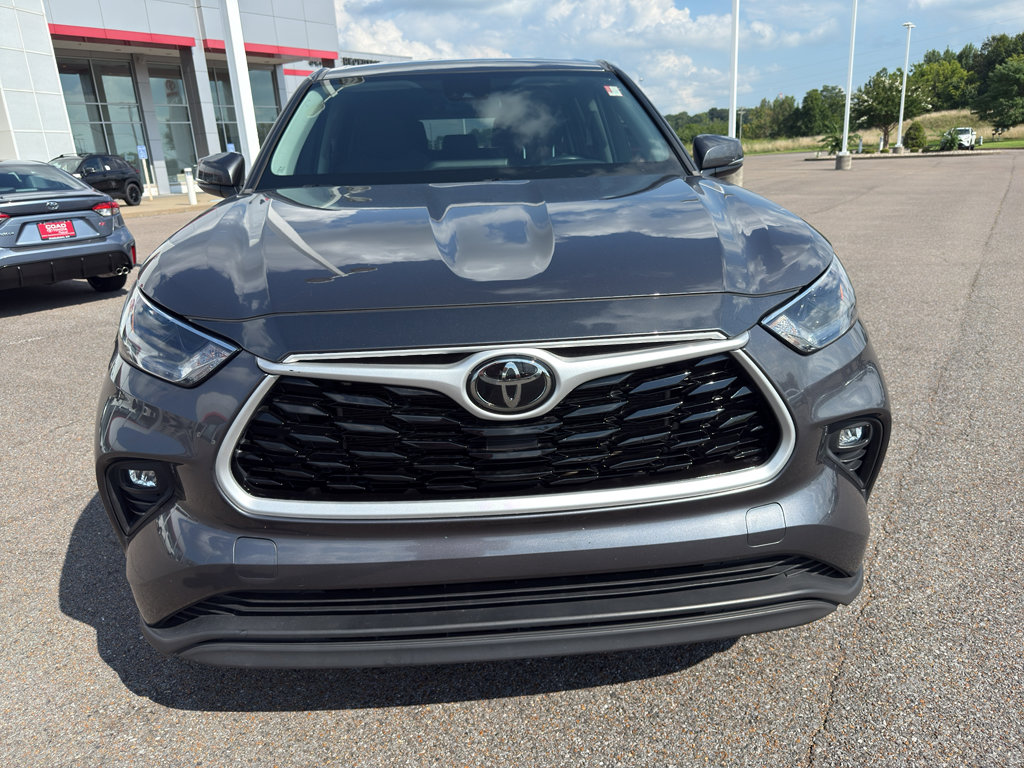 Used 2023 Toyota Highlander LE image 8