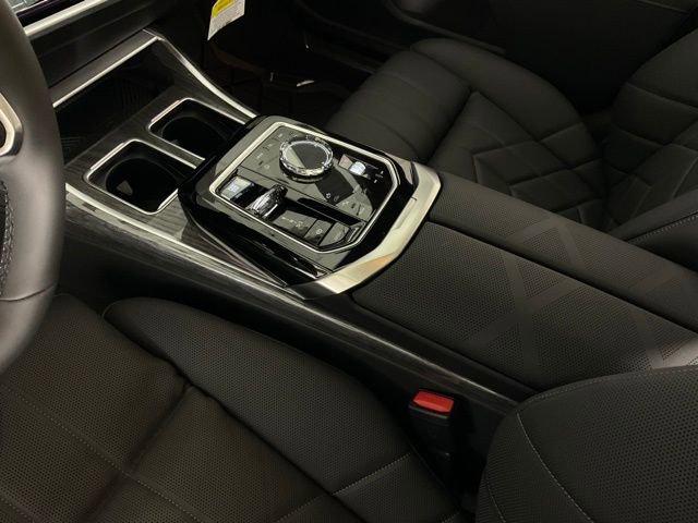 Used 2024 BMW 760i xDrive image 15