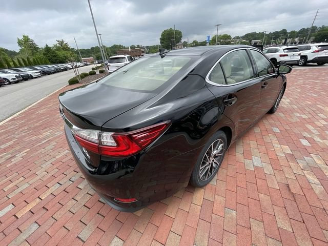 Used 2016 Lexus ES 350 w/ Luxury Package w/Wood Trim FWD image 33