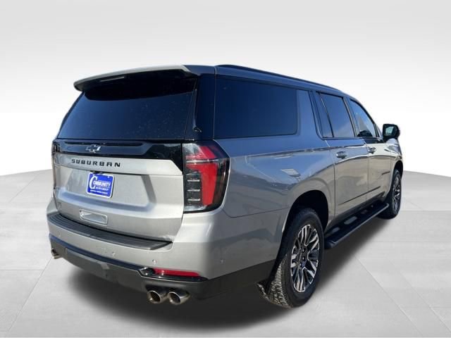 Used 2025 Chevrolet Suburban Z71 image 7