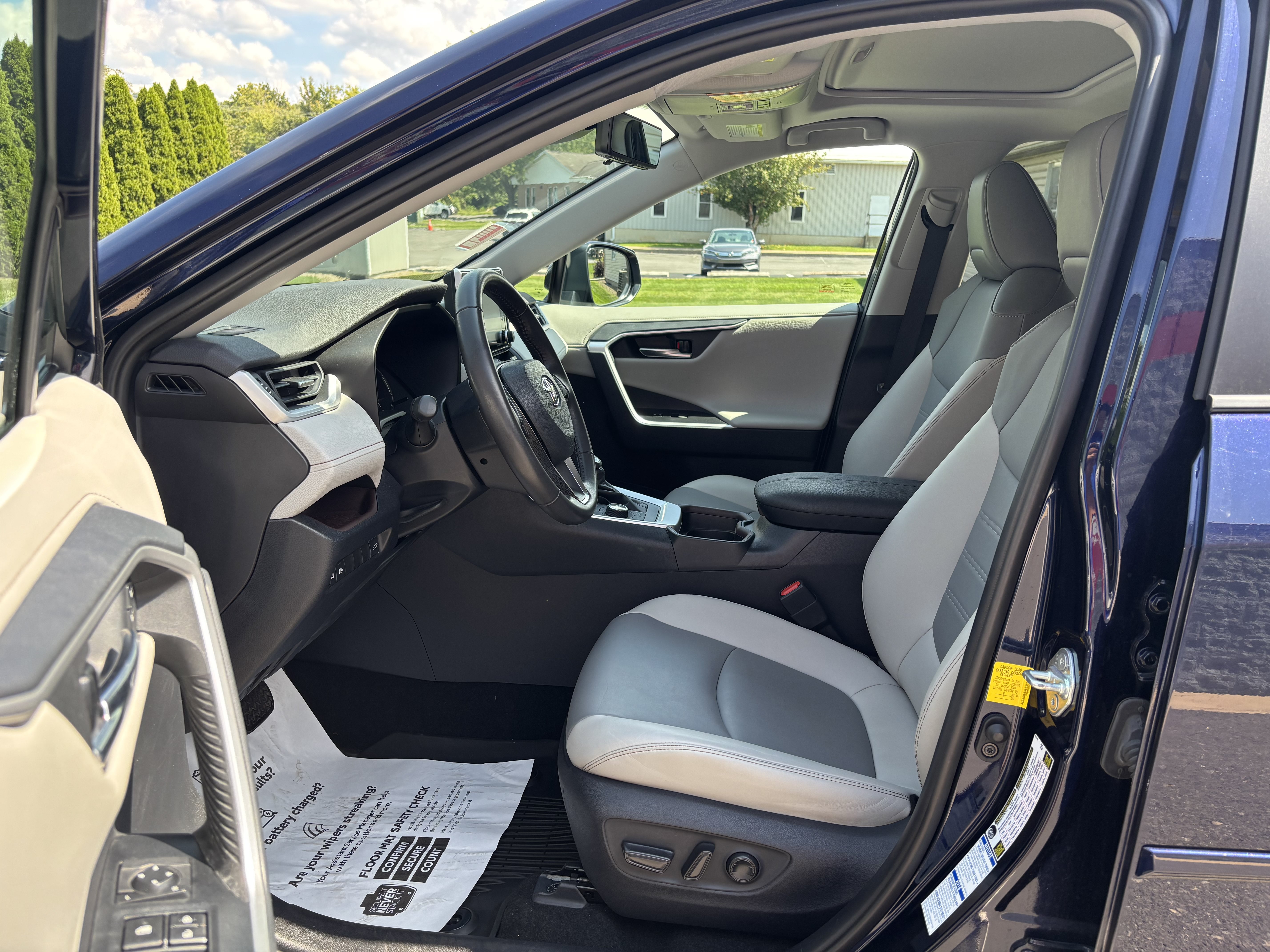 Used 2019 Toyota RAV4 Limited w/ Protection Package AWD/4WD image 13