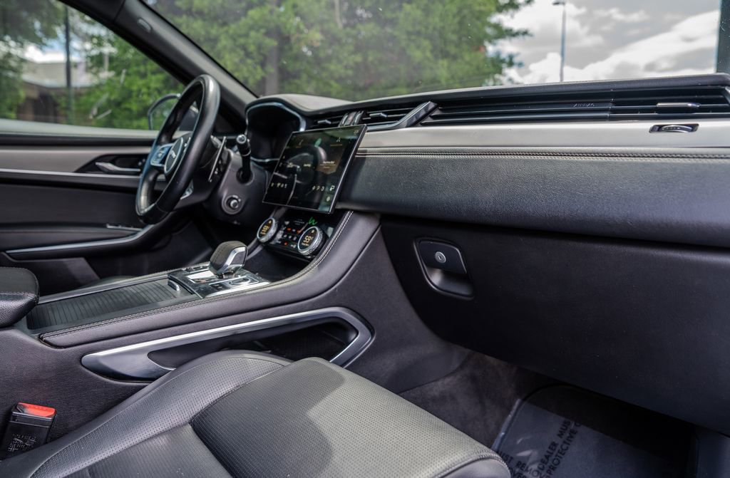 Used 2024 Jaguar F-PACE R-Dynamic S AWD/4WD image 23