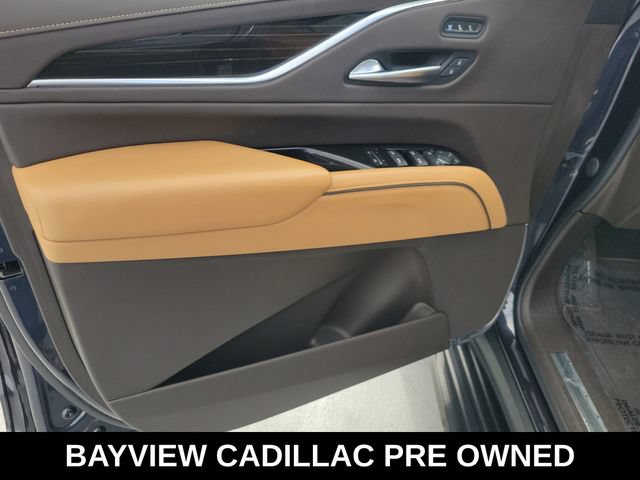 Used 2022 Cadillac Escalade ESV Premium Luxury AWD/4WD image 19