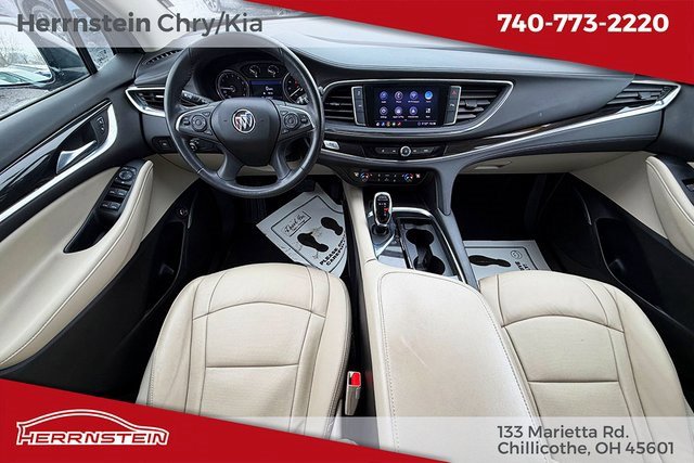 Used 2021 Buick Enclave Essence image 12