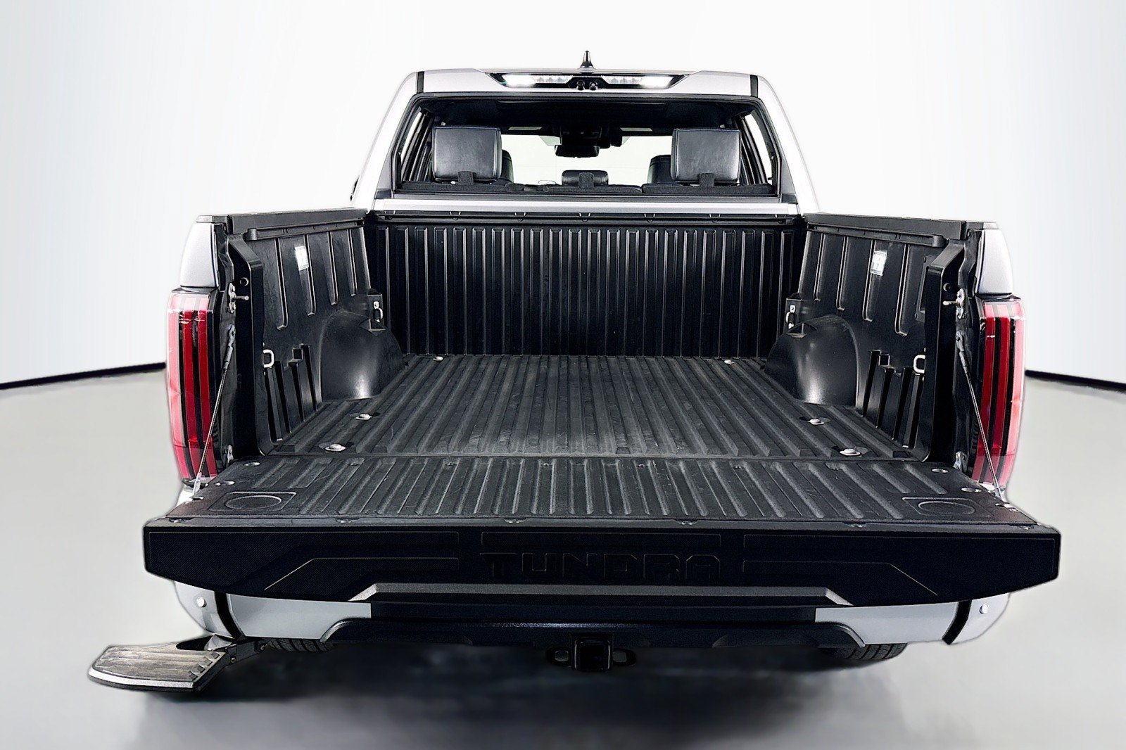 Used 2024 Toyota Tundra Platinum AWD/4WD image 25