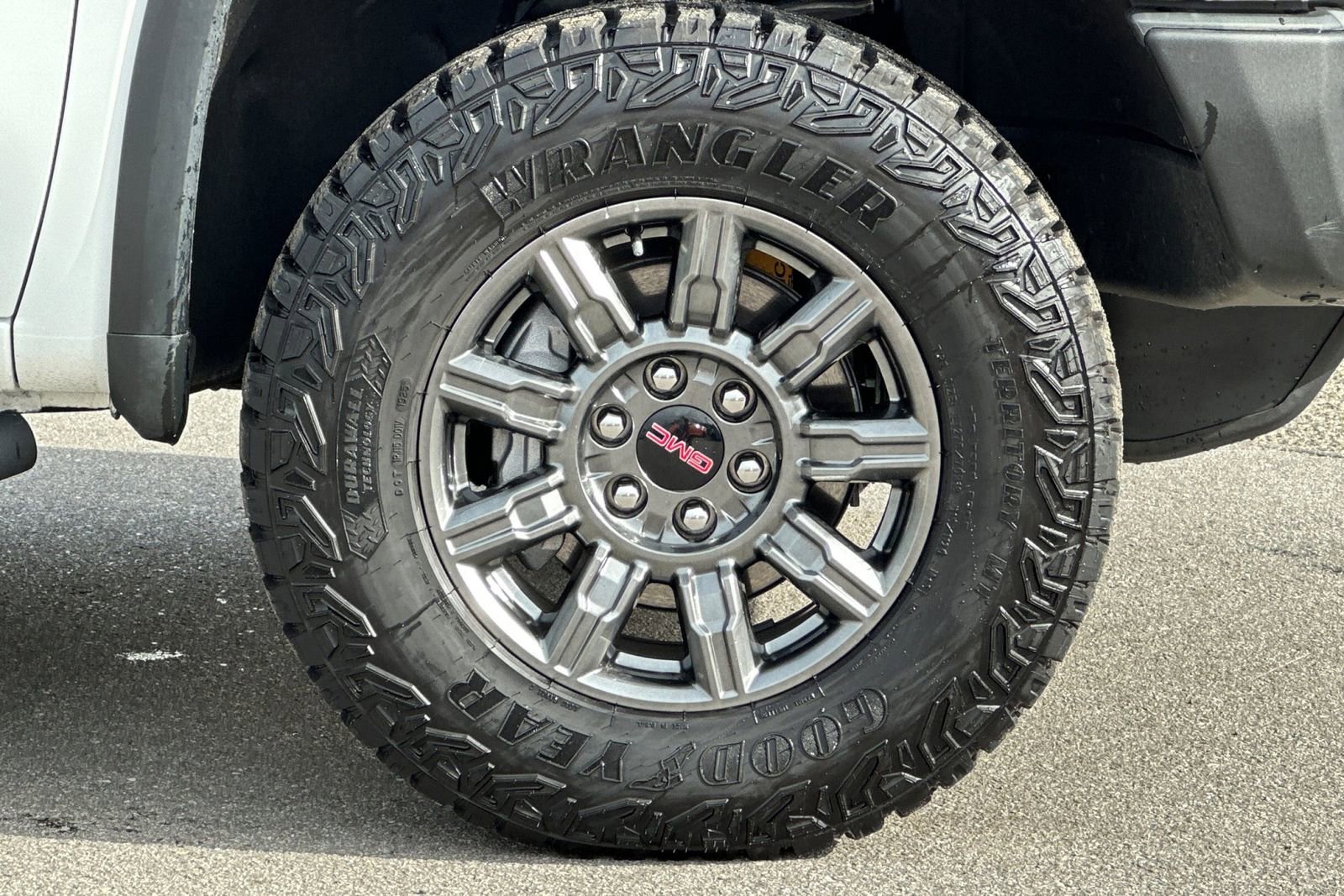 Used 2025 GMC Sierra 1500 AT4X image 42