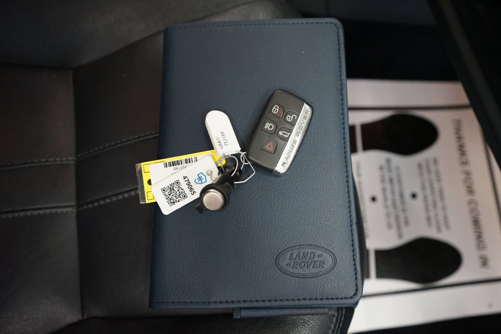 Used 2015 Land Rover LR4 HSE AWD/4WD image 57