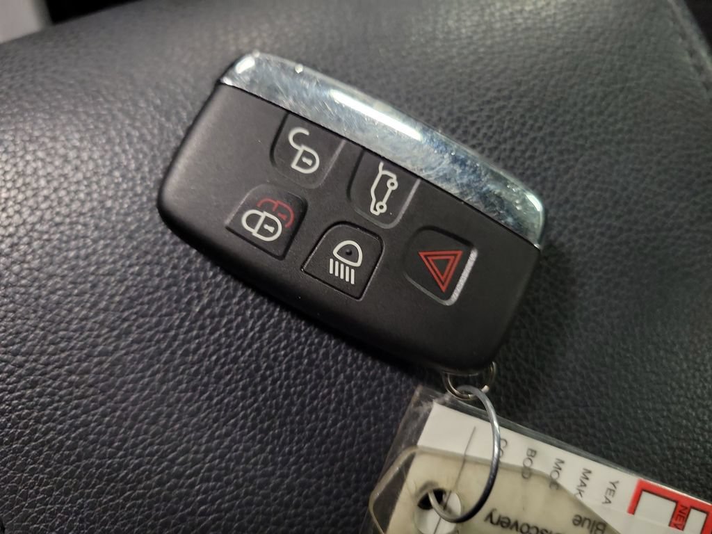 Used 2019 Land Rover Discovery Sport SE AWD/4WD image 18