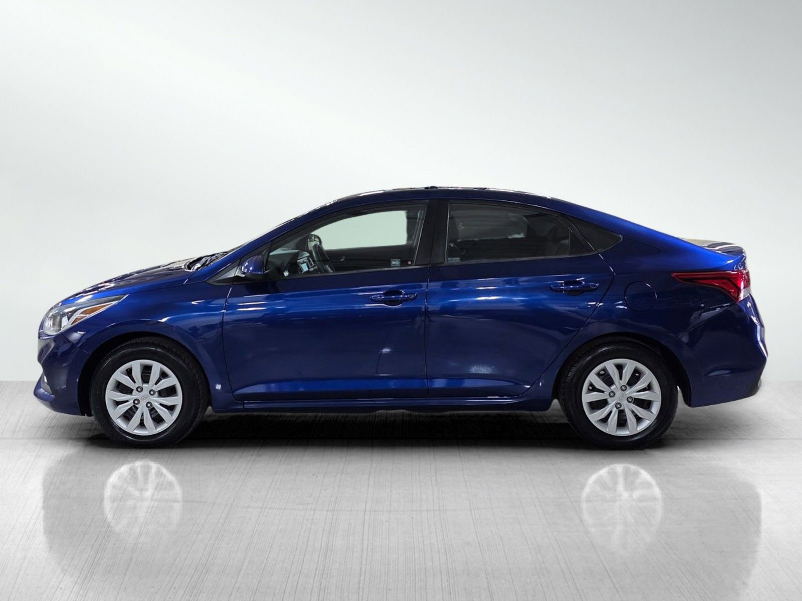 Used 2019 Hyundai Accent SE FWD image 4
