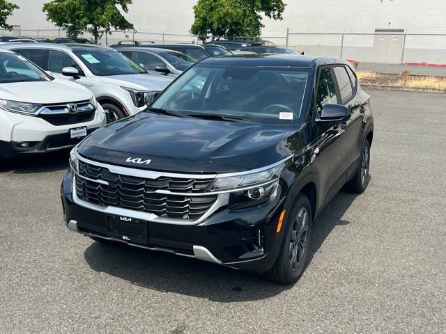 Used 2026 Kia Seltos LX AWD/4WD image 3