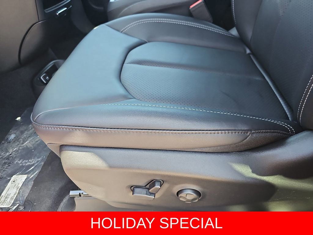 New 2025 Chrysler Pacifica Select image 30