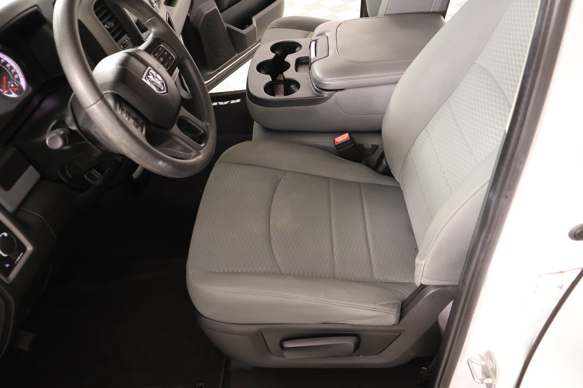 Used 2020 RAM 1500 Tradesman w/ Chrome Plus Package RWD image 10
