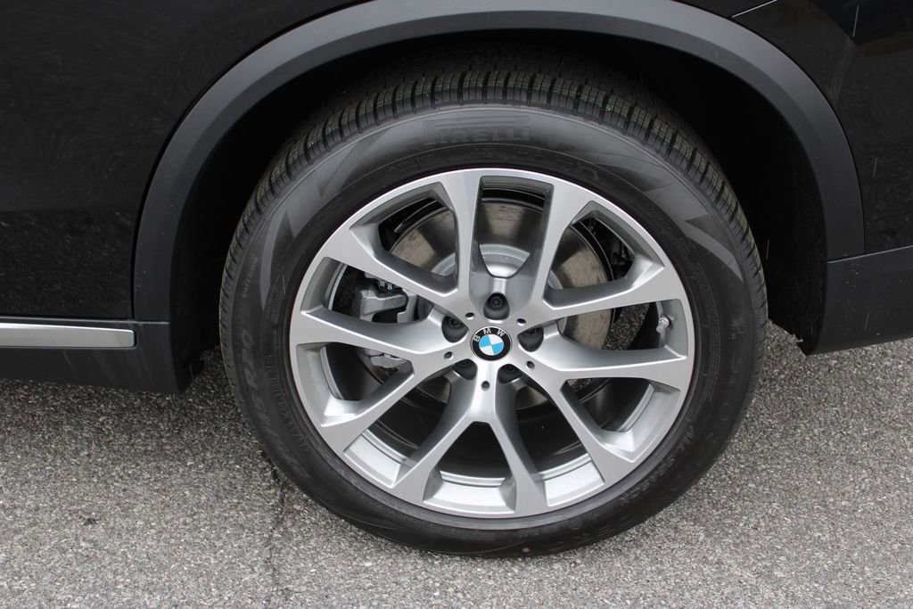 New 2026 BMW X5 xDrive40i w/ Executive Package image 36