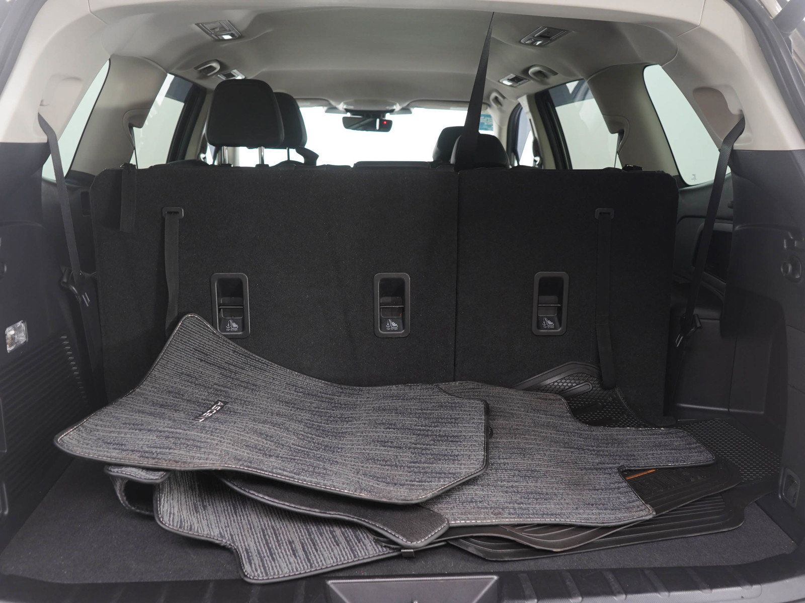 Used 2023 Subaru Ascent Limited image 9