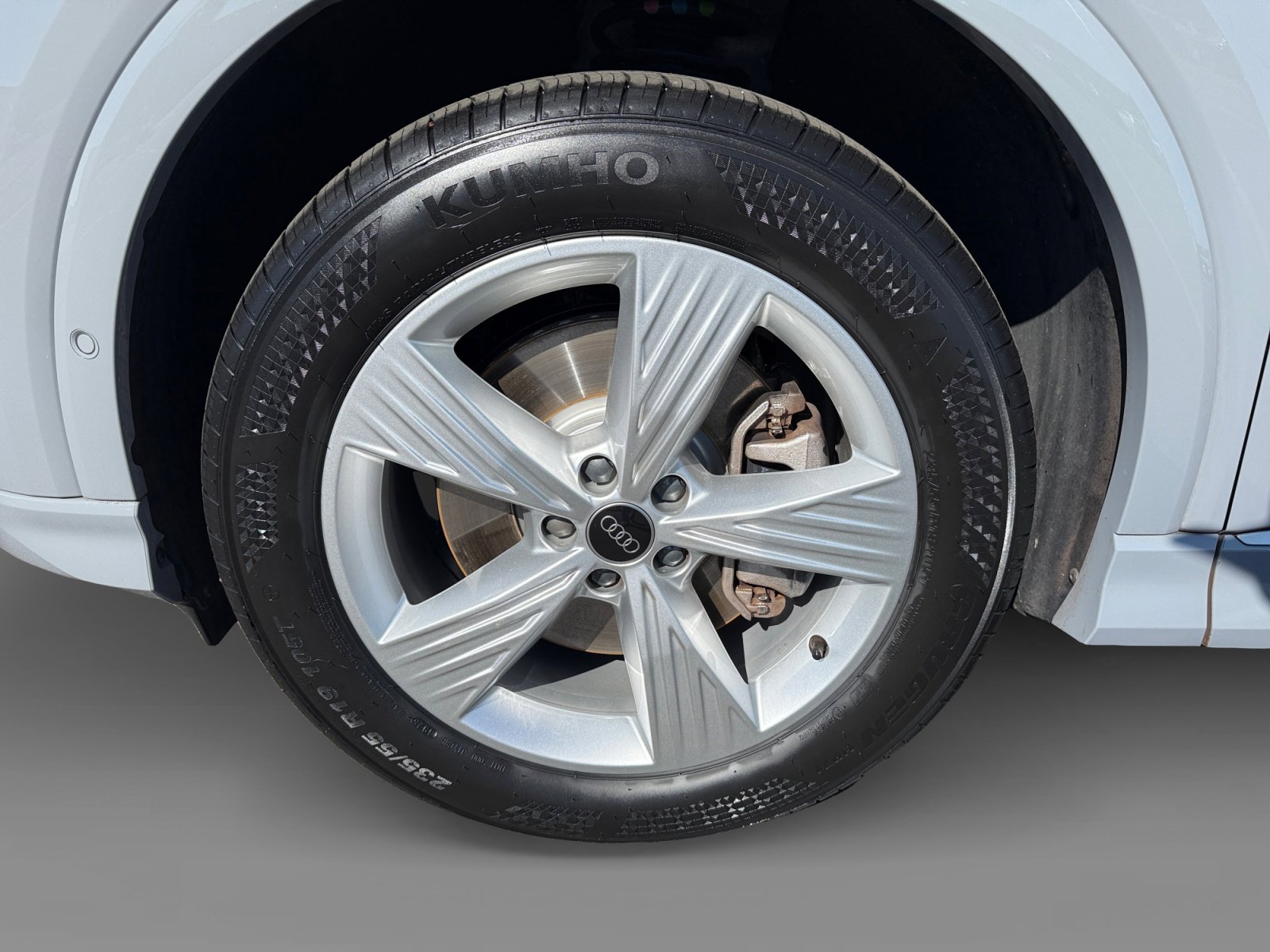 Used 2023 Audi Q4 e-tron Premium Plus w/ Premium Plus image 9