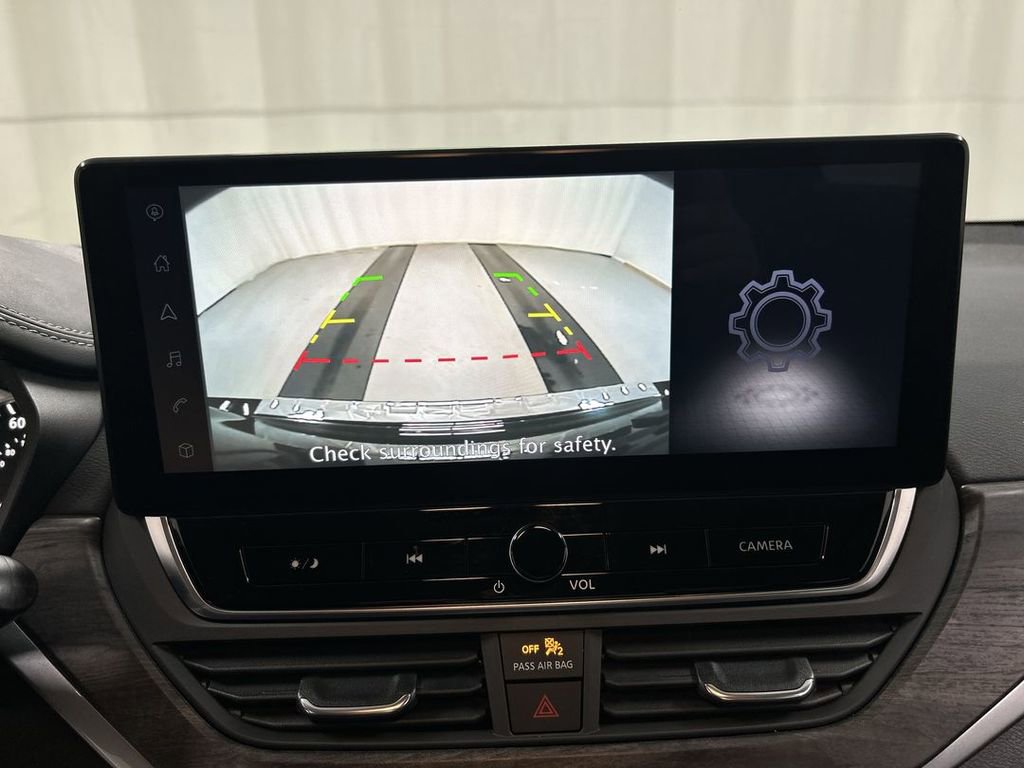 Used 2023 Nissan Altima 2.5 SV w/ SV Premium Package AWD/4WD image 15