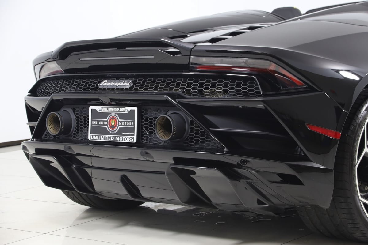 Used 2023 Lamborghini Huracan EVO RWD image 80