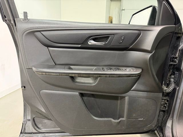 Used 2015 GMC Acadia SLT image 11