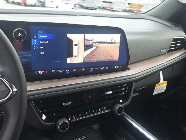 Used 2025 Chevrolet Suburban High Country AWD/4WD image 23