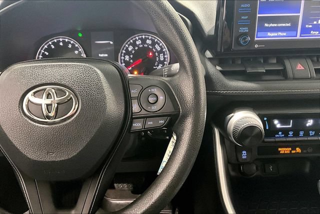 Used 2020 Toyota RAV4 LE AWD/4WD image 15