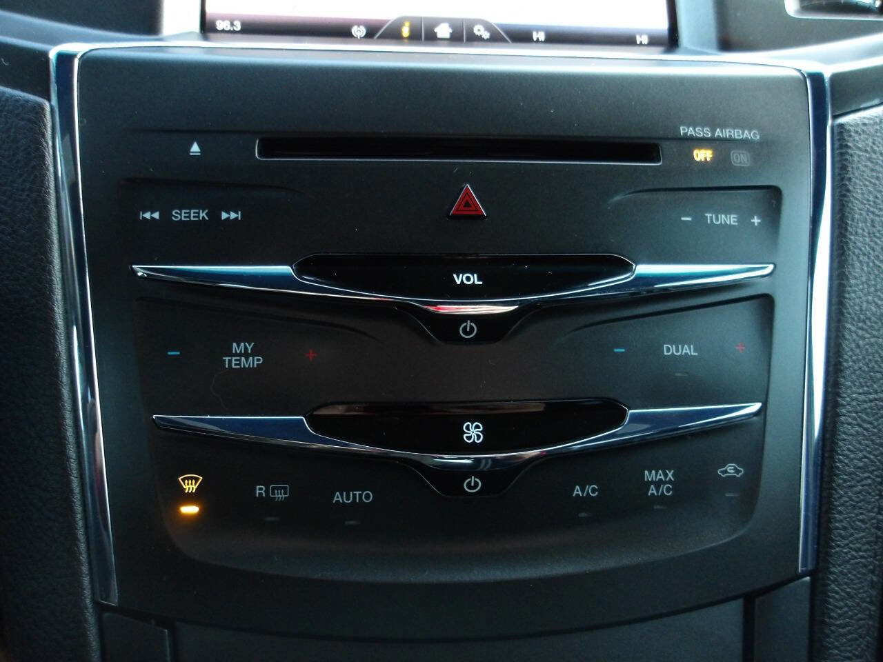 Used 2014 Lincoln MKS image 15