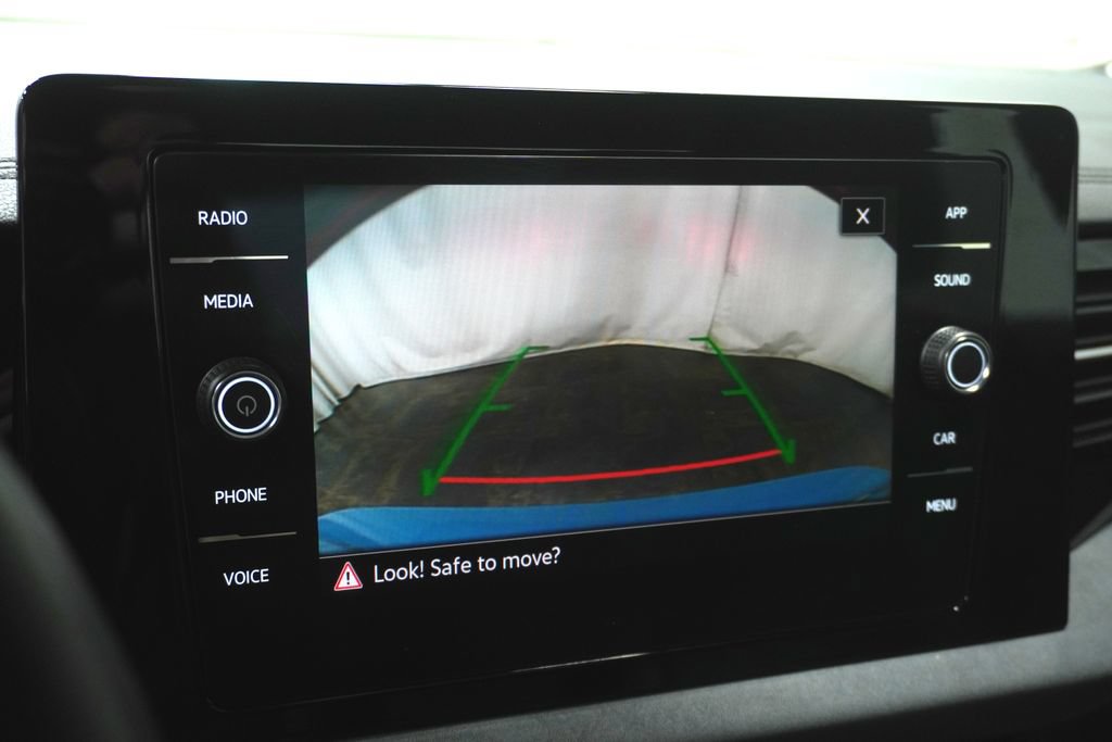Used 2025 Volkswagen Jetta SE FWD image 19