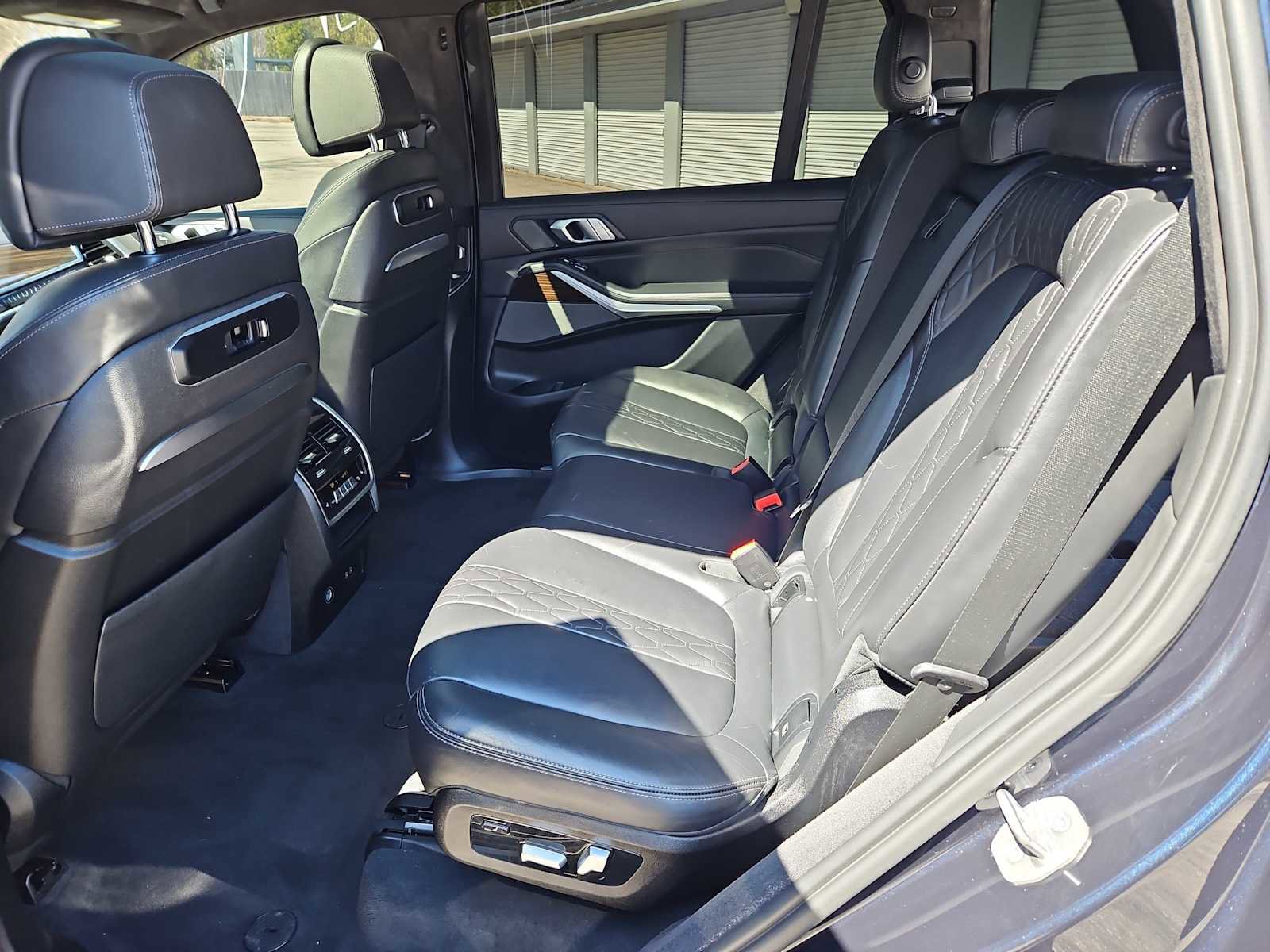 Used 2023 BMW X7 xDrive40i w/ Executive Package AWD/4WD image 37