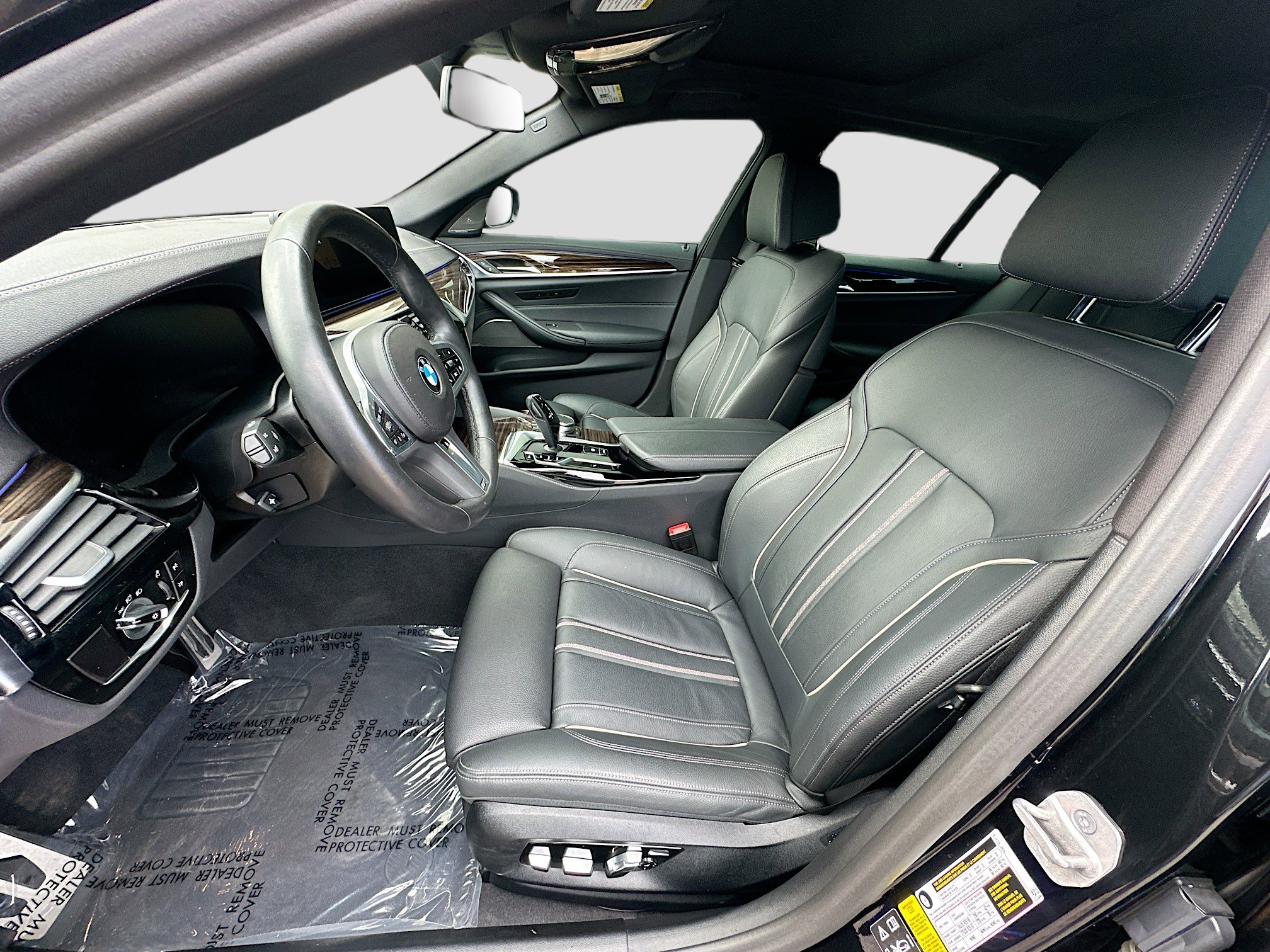 Used 2023 BMW M550i xDrive image 17