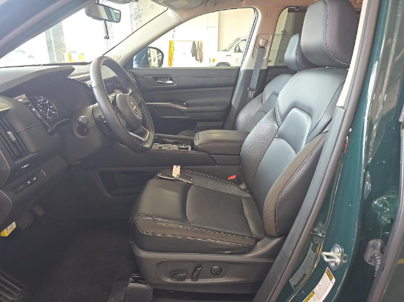 Used 2023 Nissan Pathfinder SL w/ SL Premium Package AWD/4WD image 7