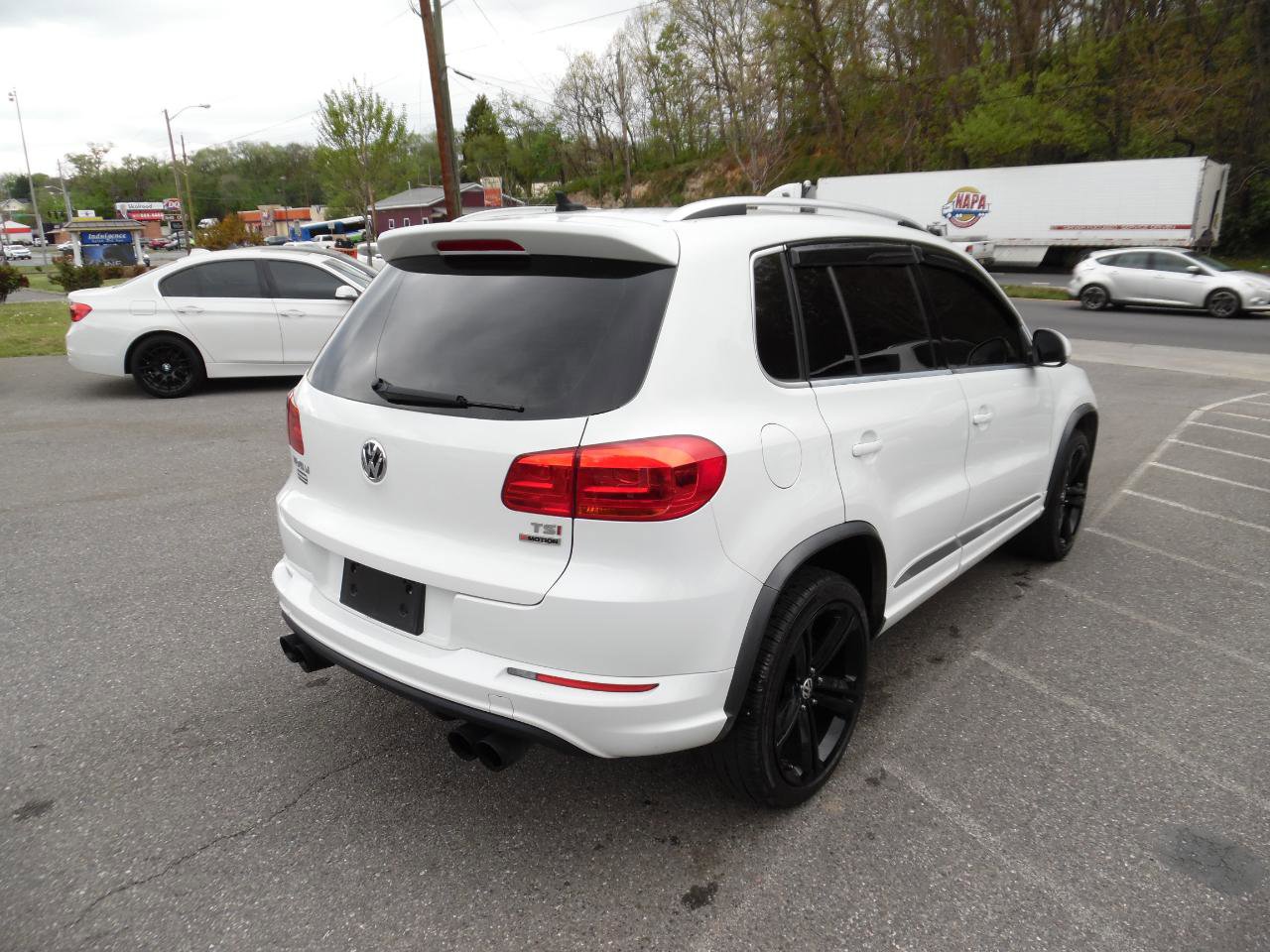 Used 2016 Volkswagen Tiguan R-Line AWD/4WD image 6