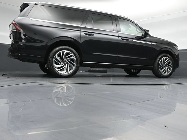 Certified 2025 Lincoln Navigator L Reserve AWD/4WD image 46