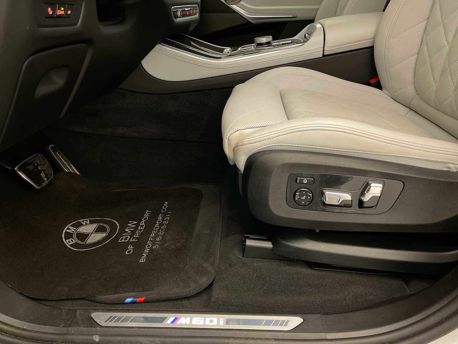 Used 2025 BMW X5 M60i w/ Executive Package image 10