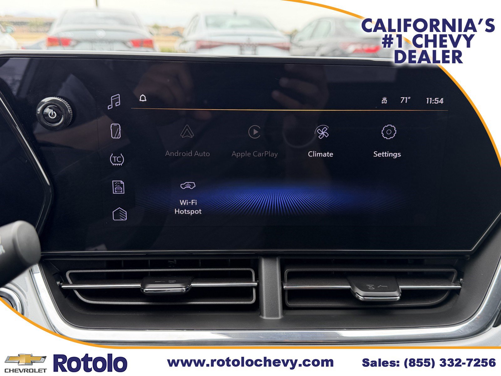 Used 2025 Chevrolet Trax LT FWD image 18