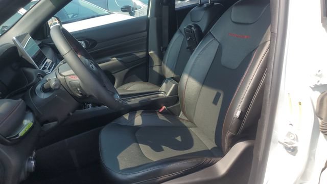 Used 2023 Jeep Compass Trailhawk w/ Trailhawk Convenience Group AWD/4WD image 18
