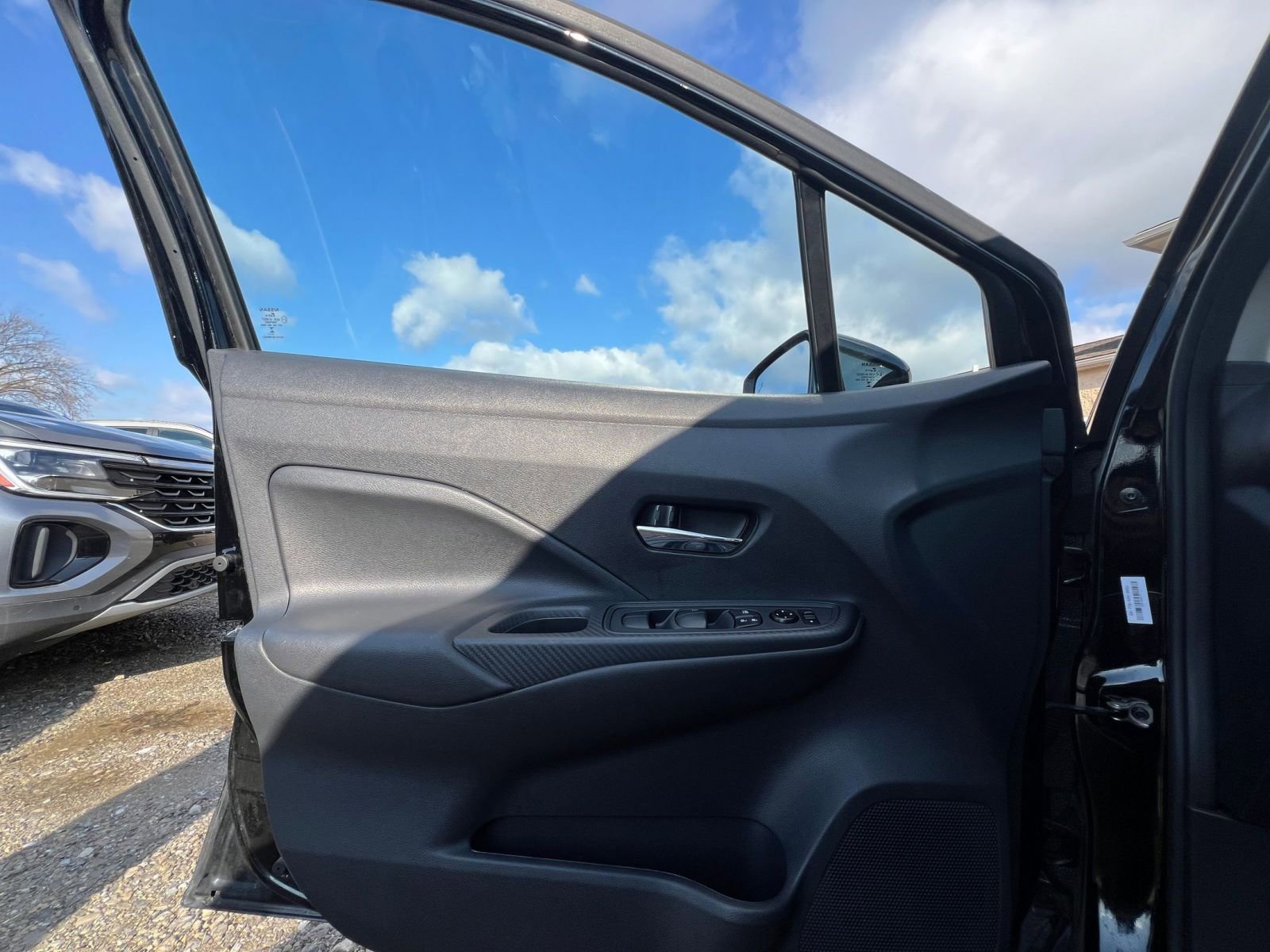 Used 2025 Nissan Versa SV FWD image 18