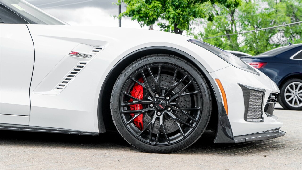 Used 2016 Chevrolet Corvette Z06 w/ 3LZ Preferred Equipment Group RWD image 12