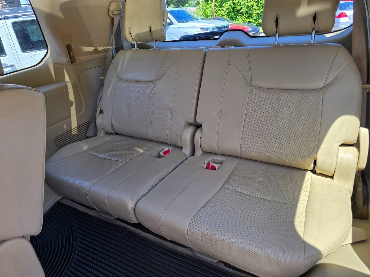 Used 2011 Lexus LX 570 4WD image 26
