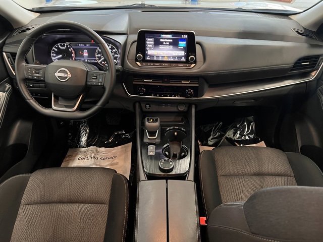 Used 2025 Nissan Rogue SV image 18