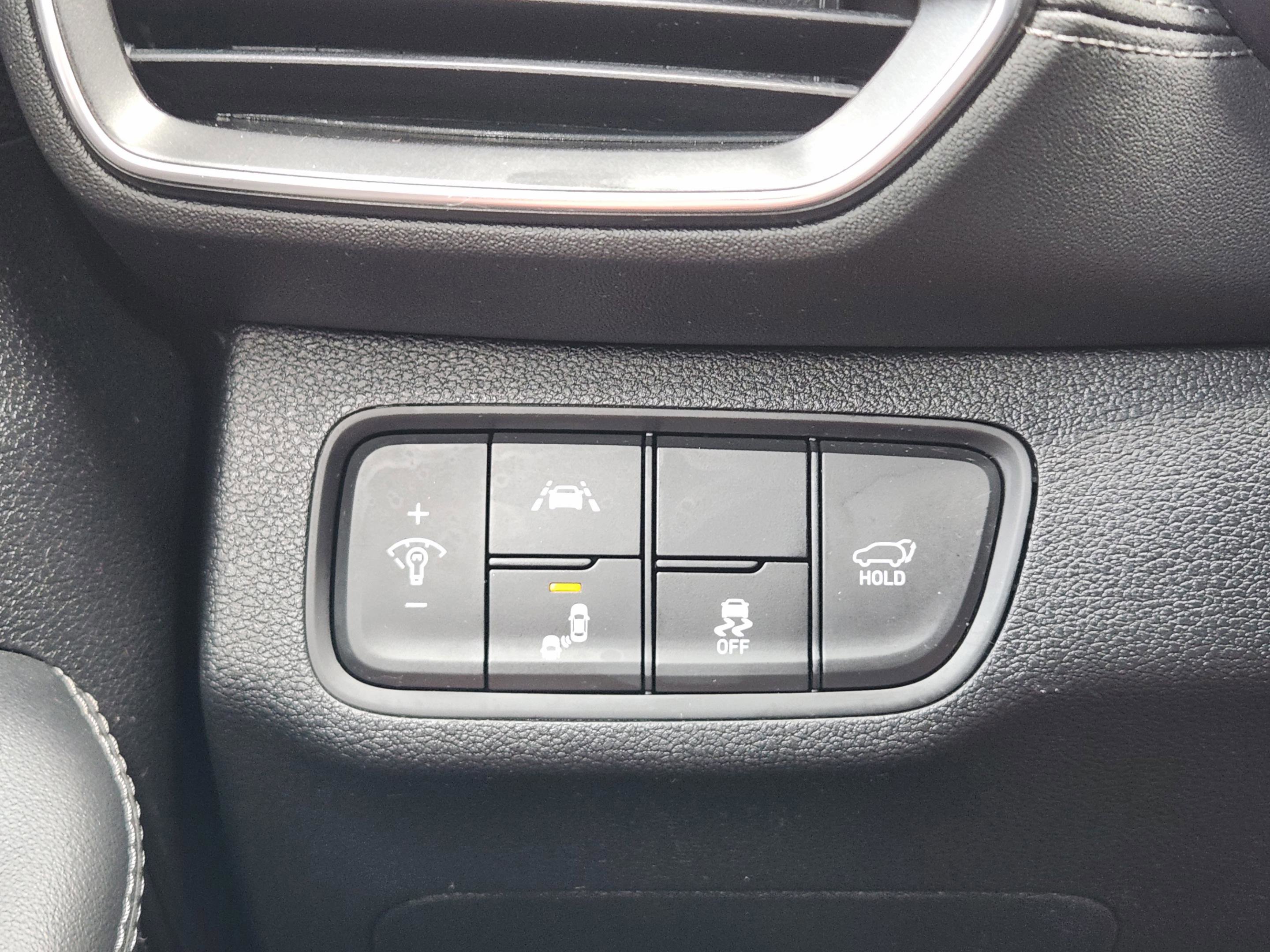 Used 2019 Hyundai Santa Fe FWD w/ Cargo Package image 16