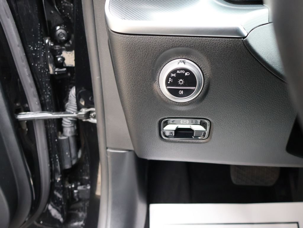 Certified 2025 Mercedes-Benz C 300 4MATIC Sedan image 35
