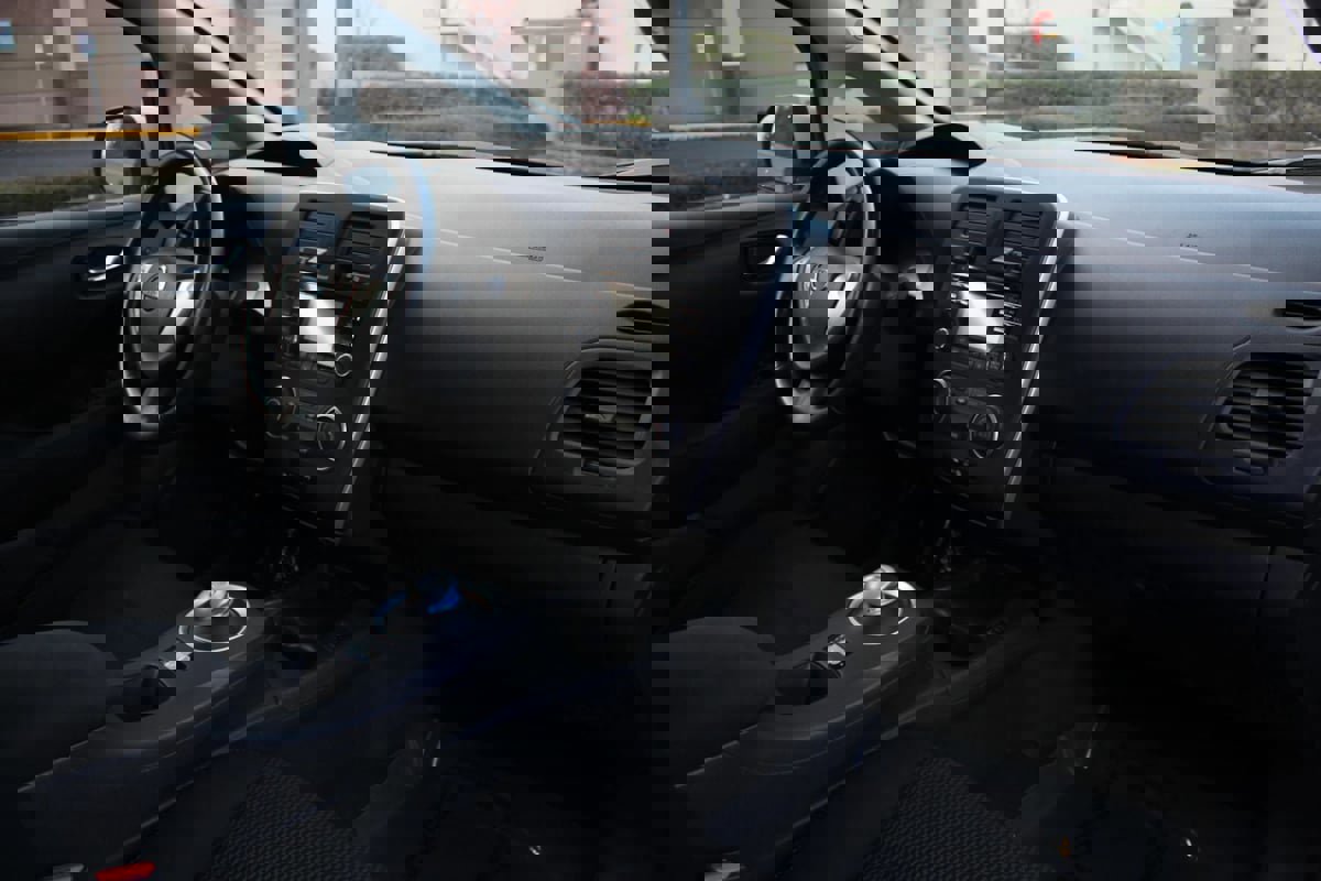 Used 2014 Nissan Leaf S w/ Charge Package image 24