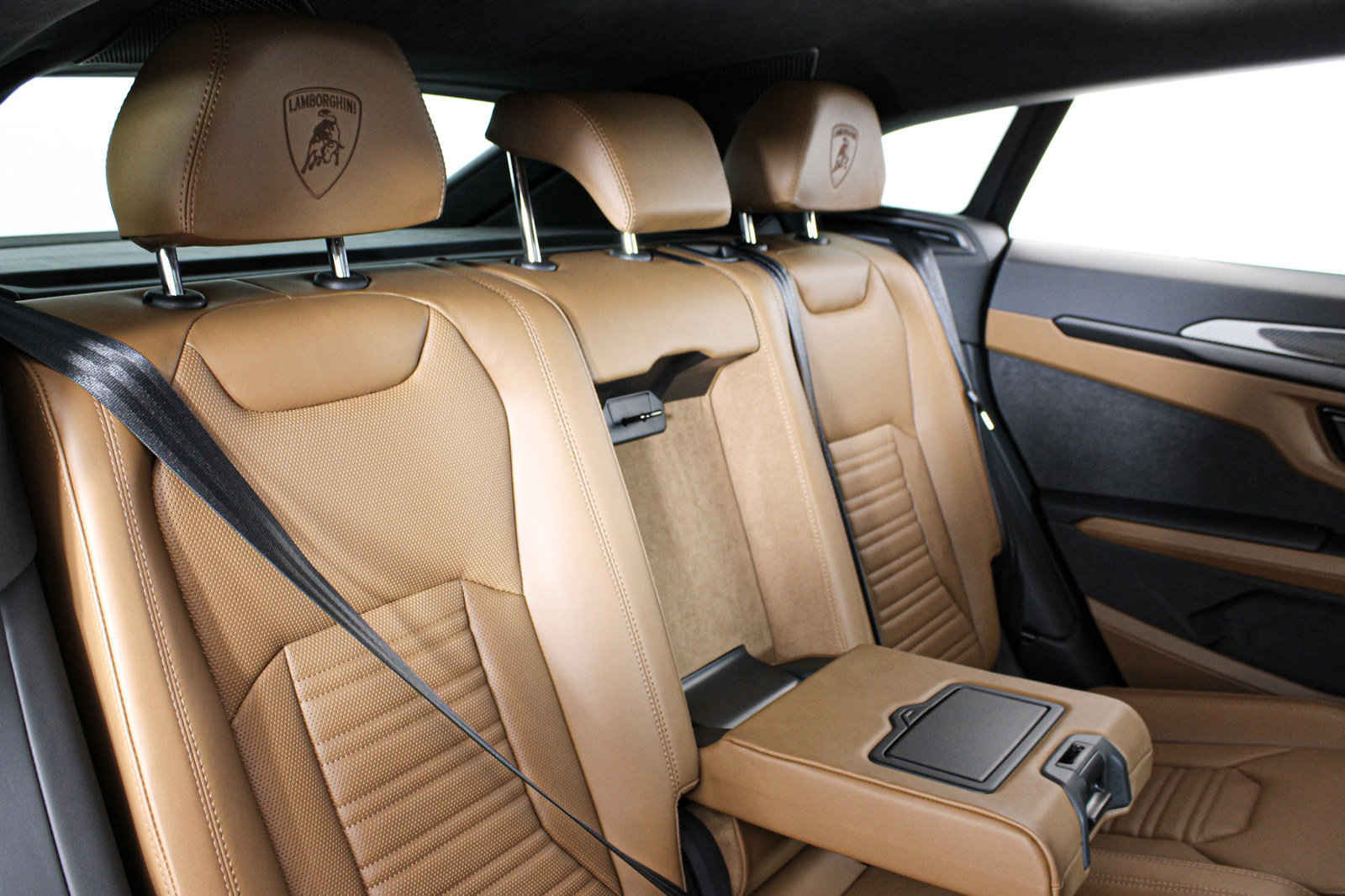 Used 2025 Lamborghini Urus SE AWD/4WD image 29