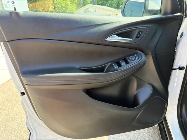 Used 2025 Buick Encore GX Sport Touring w/ Comfort Package FWD image 17